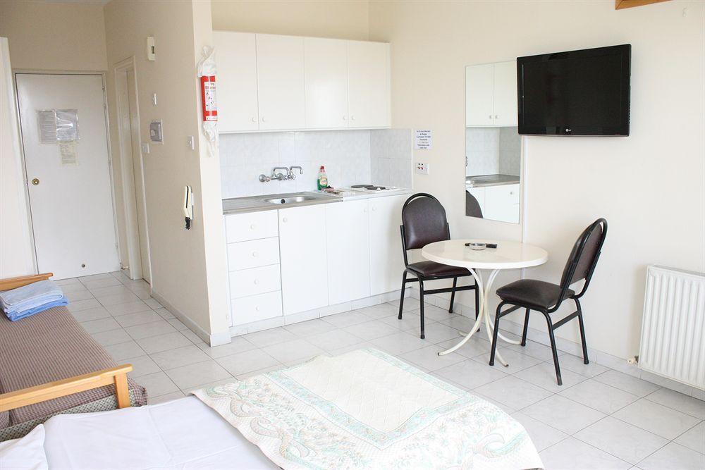 Tycoon Apartments Лимасол Екстериор снимка