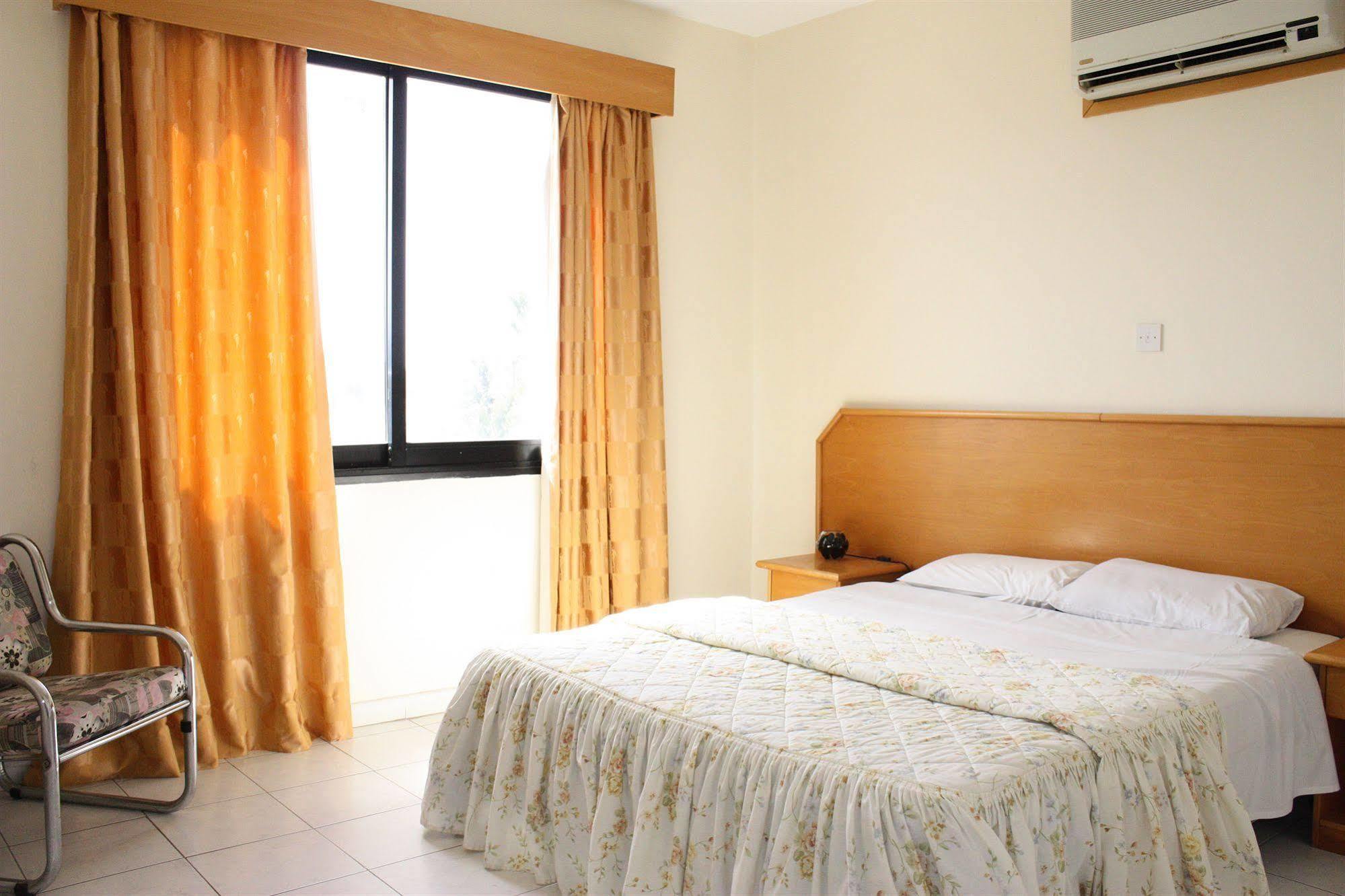 Tycoon Apartments Лимасол Екстериор снимка