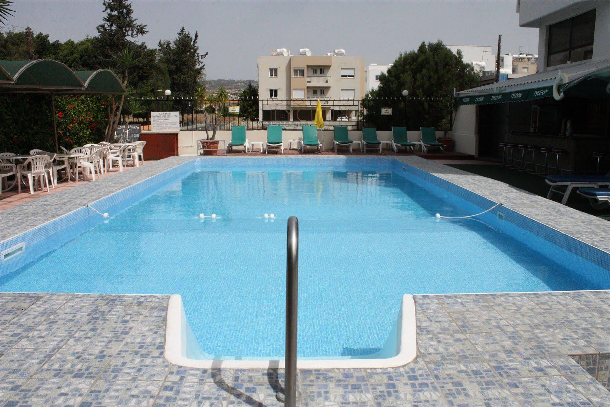 Tycoon Apartments Лимасол Екстериор снимка