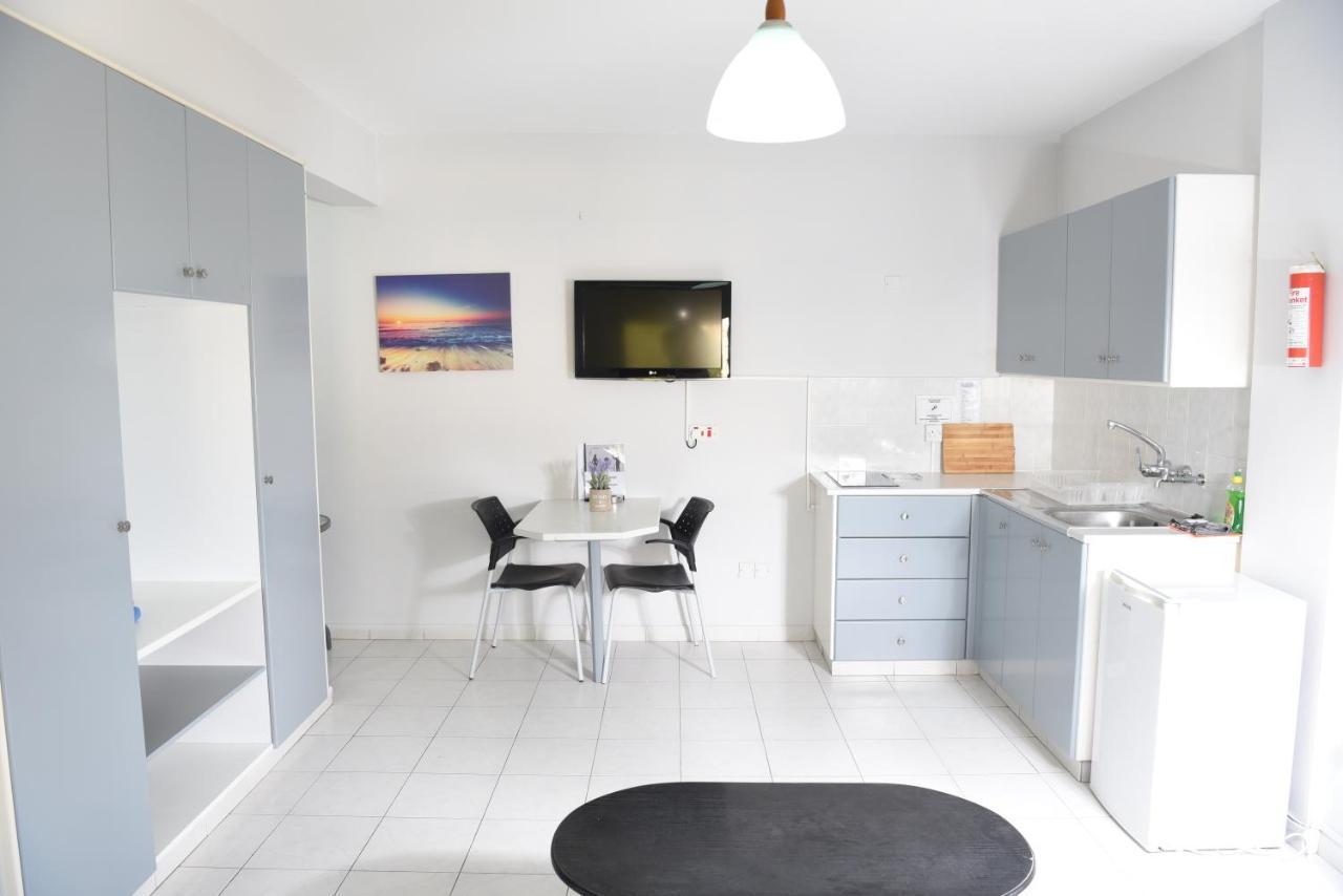 Tycoon Apartments Лимасол Екстериор снимка